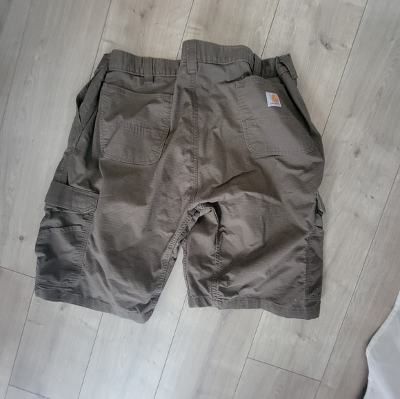 Hemmed Carhartt Cargo Shorts - Picture 2 of 2